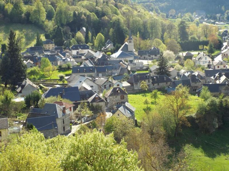 Maison De Village Au Pied Des Pyrenees Marignac  Exteriör bild